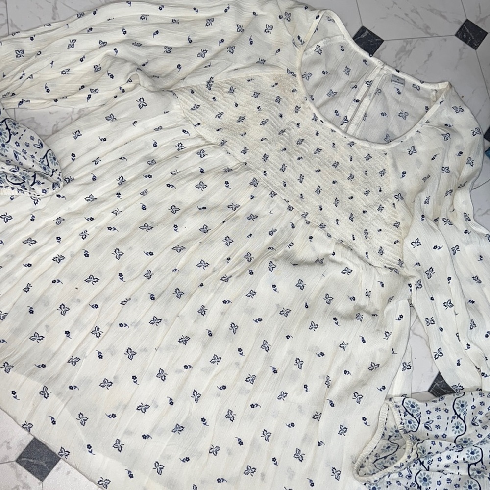 Lk NEW OLD NAVY BEAUTIFUL SMOCKED A LINE TOP BLOUSE SHIRT FLOWY LIGHT